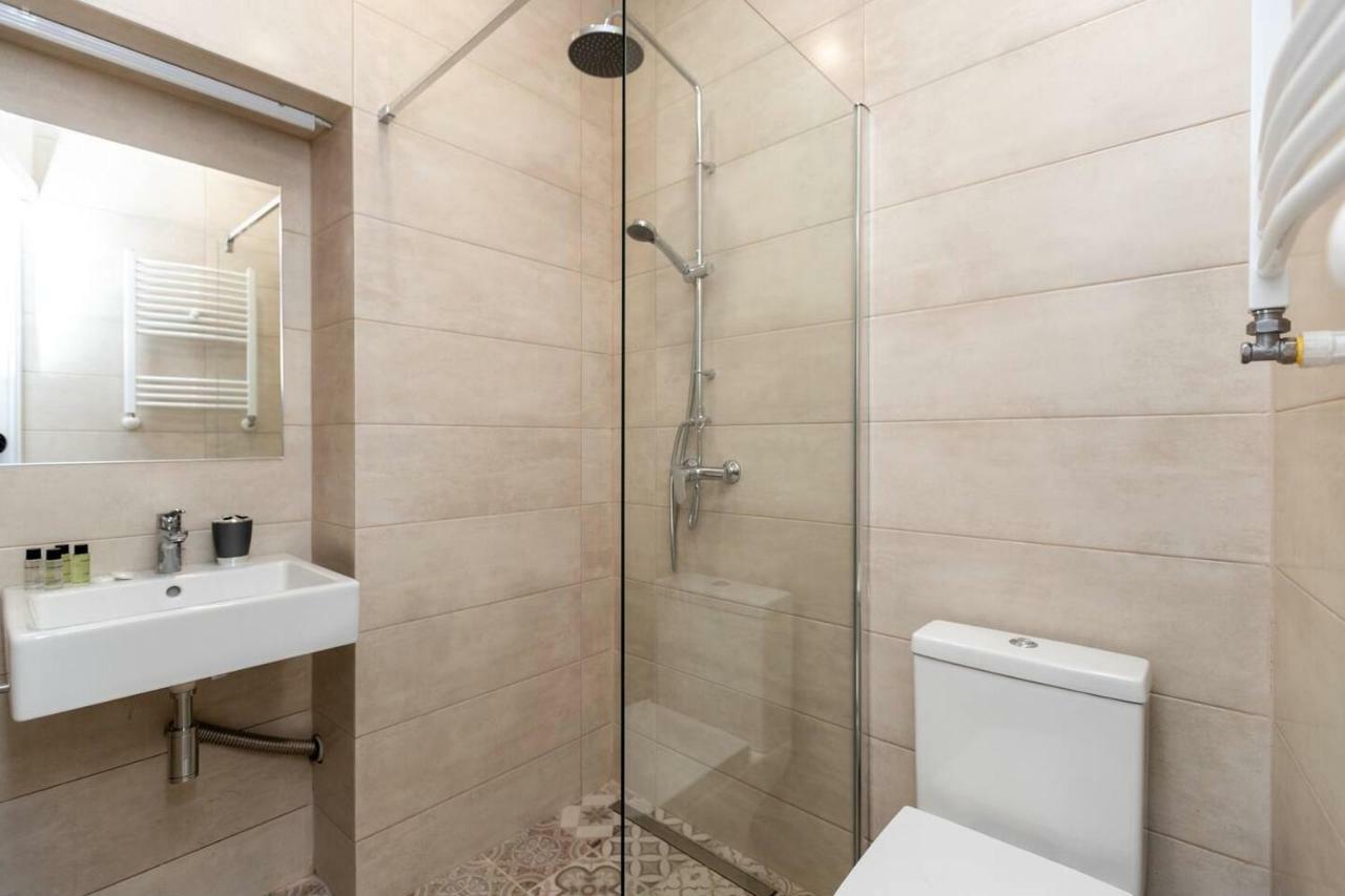 Modern Studio Near Rustaveli Ave - By Wehost Tiflis Exterior foto